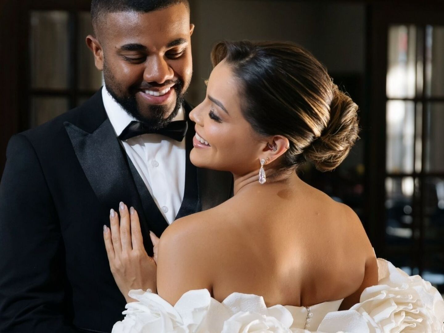 Casamento blindado! Davi Brito ameaça penetras com reconhecimento facial e 30 policiais em festa com Emilly Garcia: "Desconvide agora"