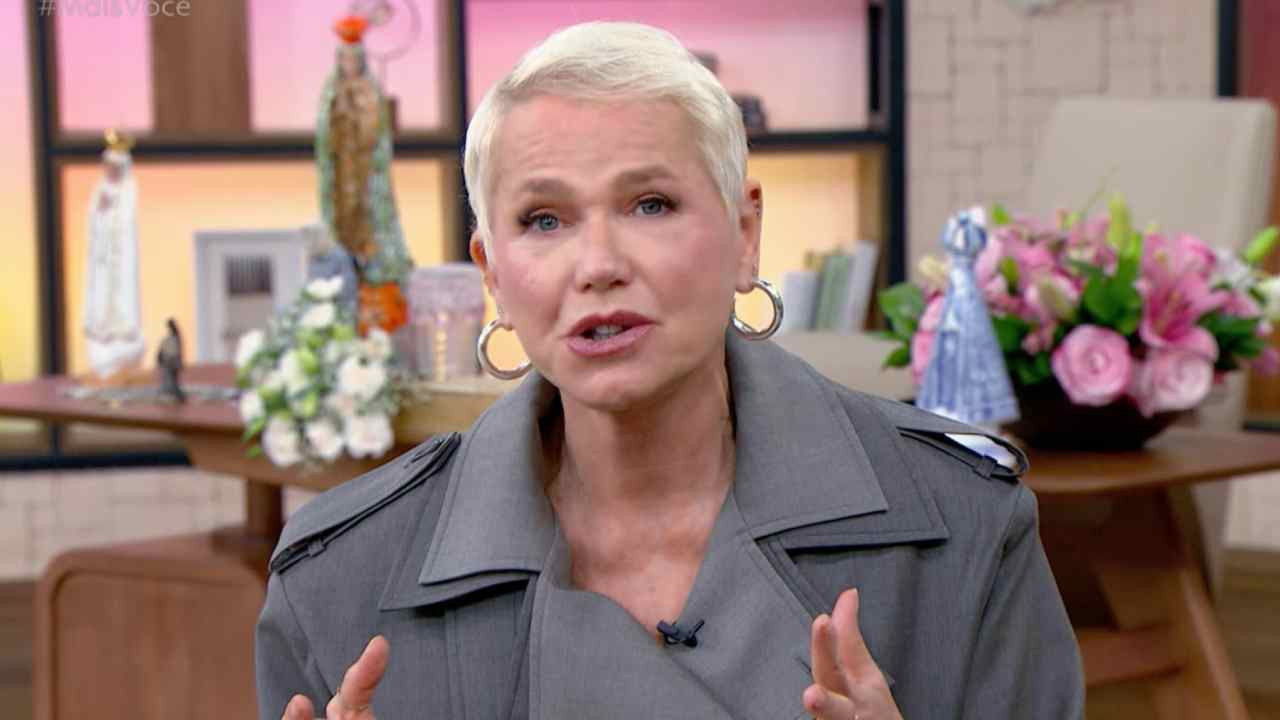 Xuxa ironiza críticas sobre idade e figurino em turnê e manda recado aos haters: "Obrigada, as vendas aumentaram"