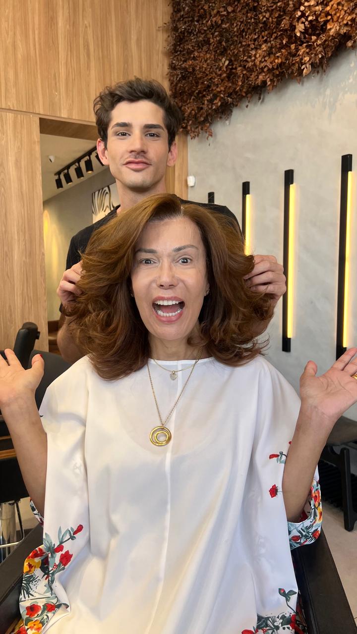 ✨ Cabelo alinhado e com aquele volume que a comadre ama! ✨