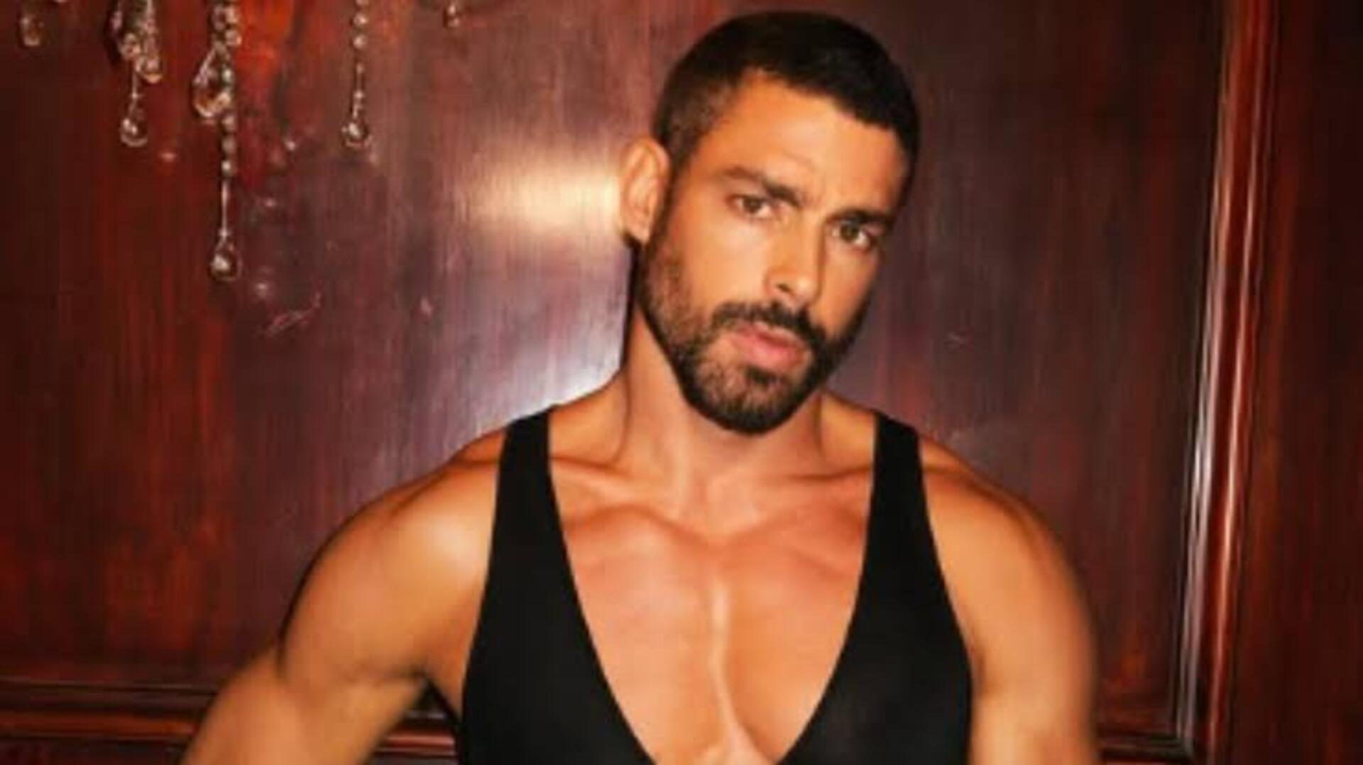 Do Divino para Hollywood! Cauã Reymond entra para o elenco fixo da 2ª temporada da série internacional 'All's Fair'