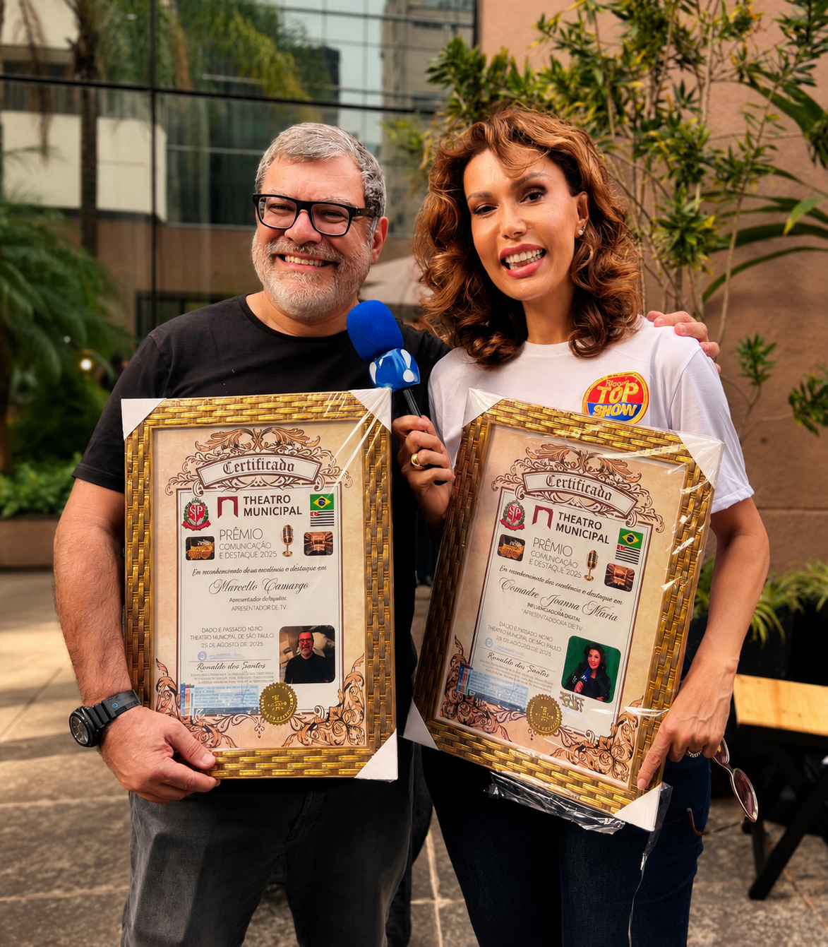 Semana de ouro! Comadre Joanna Maria conquista prêmio de "Melhor Apresentadora" em SP e celebra expansão de programa na TV
